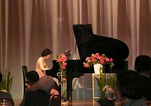 末永雅子さんによるピアノ演奏